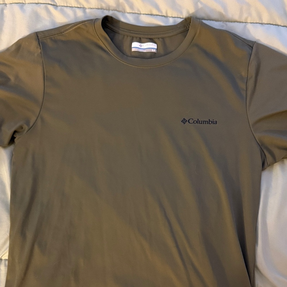 Columbia Men's Khaki Short Sleeve Tee
